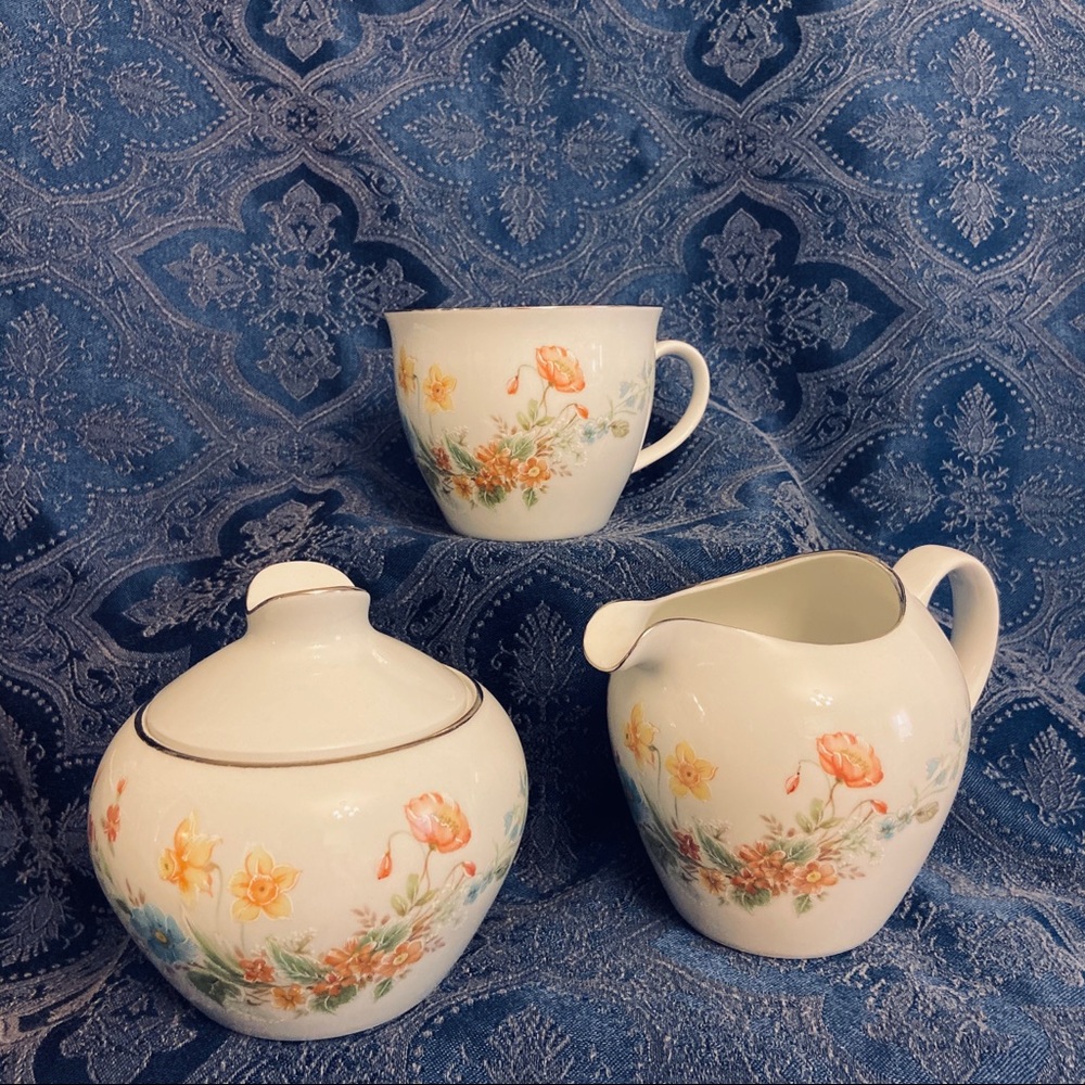 CREAMER & SUGAR with LID and TEA CUP  by Premier